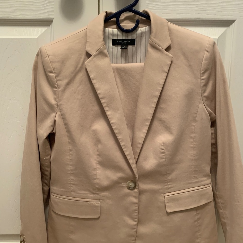 Suit, beige women petitie